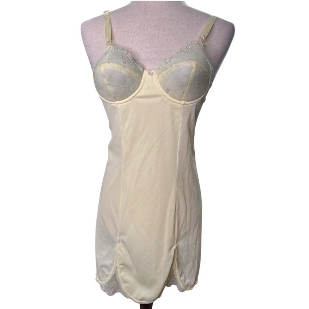 Vintage Teddy Babydoll Gown Butter Yellow 32B Lace Floral Sleepwear Sheer Sexy